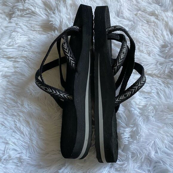 Teva Flip Flop Sandals Women’s Size 6 - Picture 4 of 10